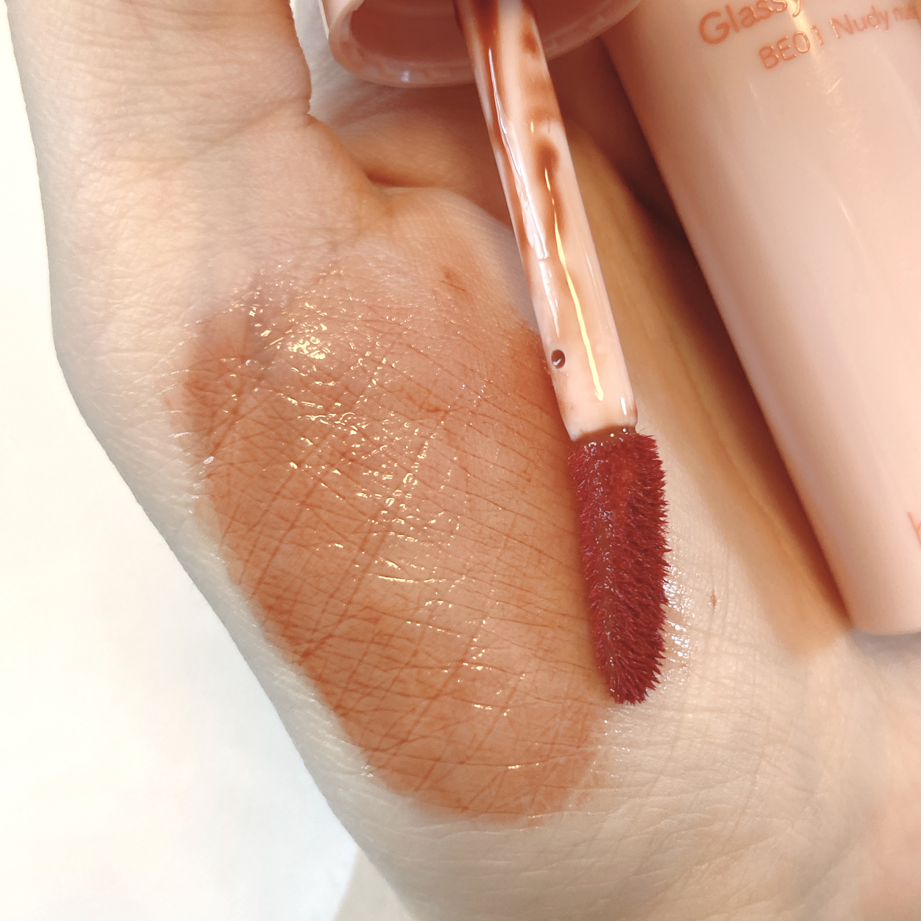 アンドバイロムアンド　グラッシーボムティント/&nd by rom&nd/リップティントを使ったクチコミ（2枚目）