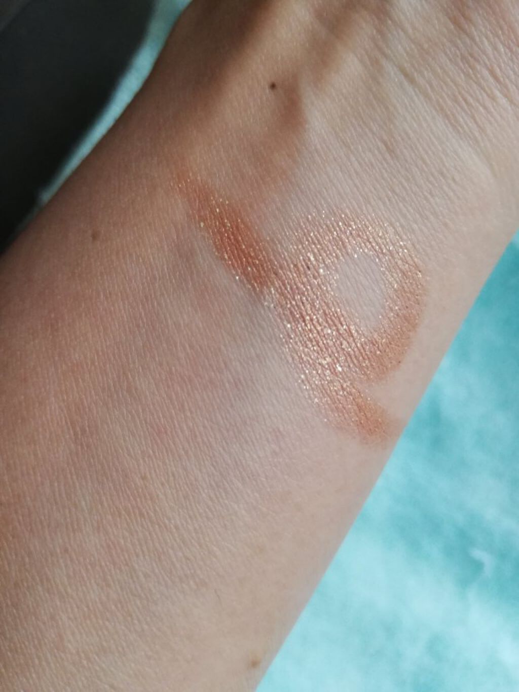 キラキラ アイシャドウ/ETUDE/スティックアイシャドウを使ったクチコミ(3枚目)