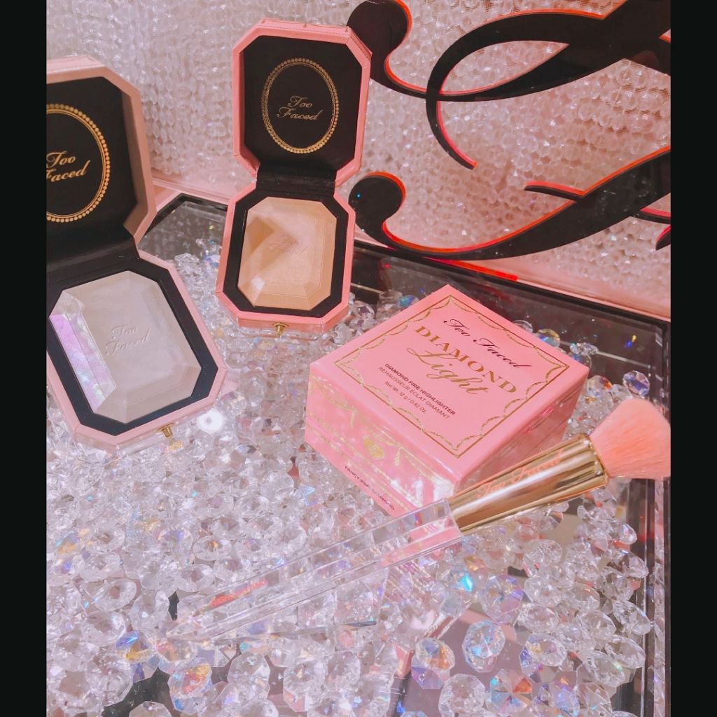 ダイヤモンドライト ハイライター ブラシ/Too Faced/メイクブラシを使ったクチコミ（1枚目）