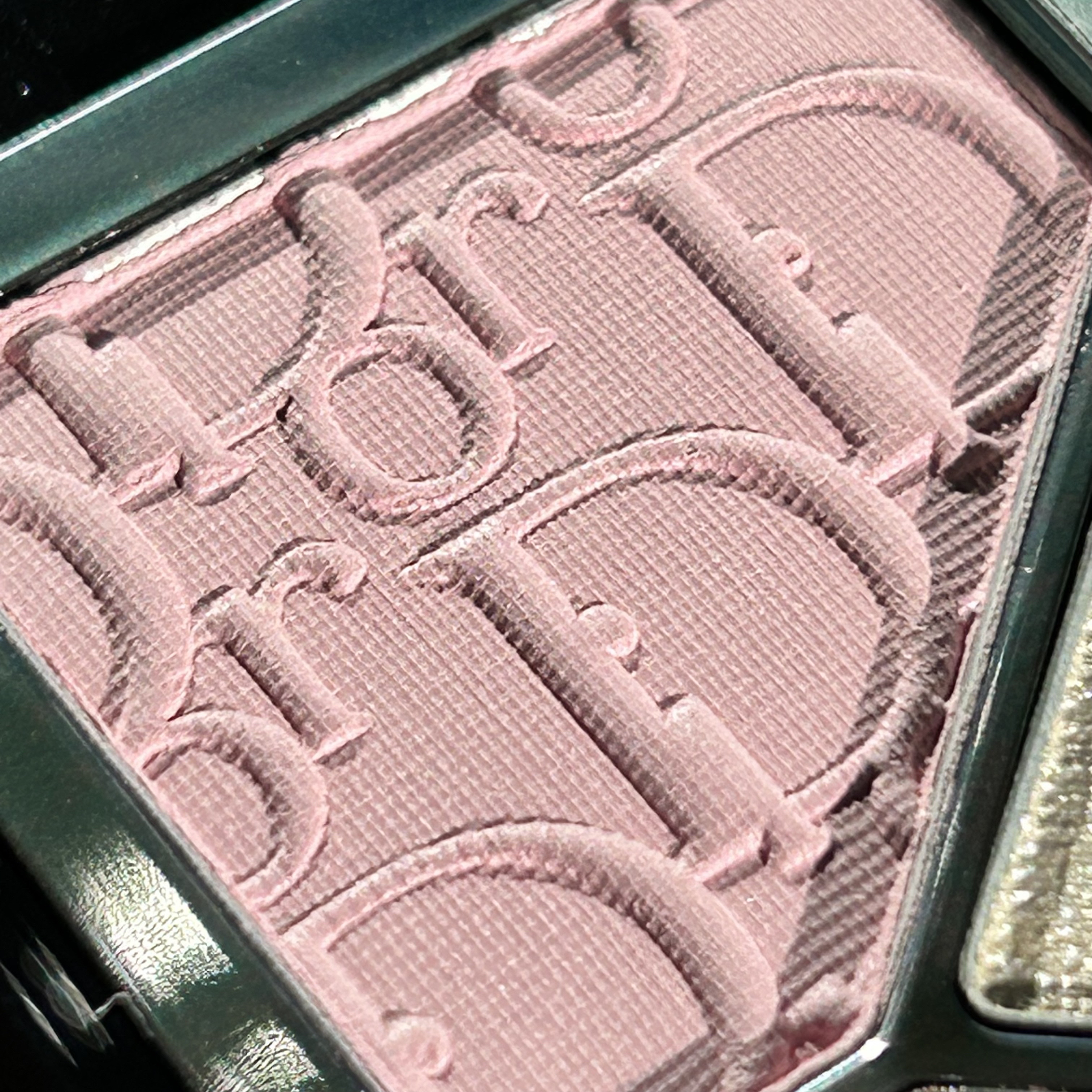 【旧】ディオールショウ サンク クルール（スプリング コレクション 2025 限定品）/Dior/アイシャドウを使ったクチコミ（2枚目）