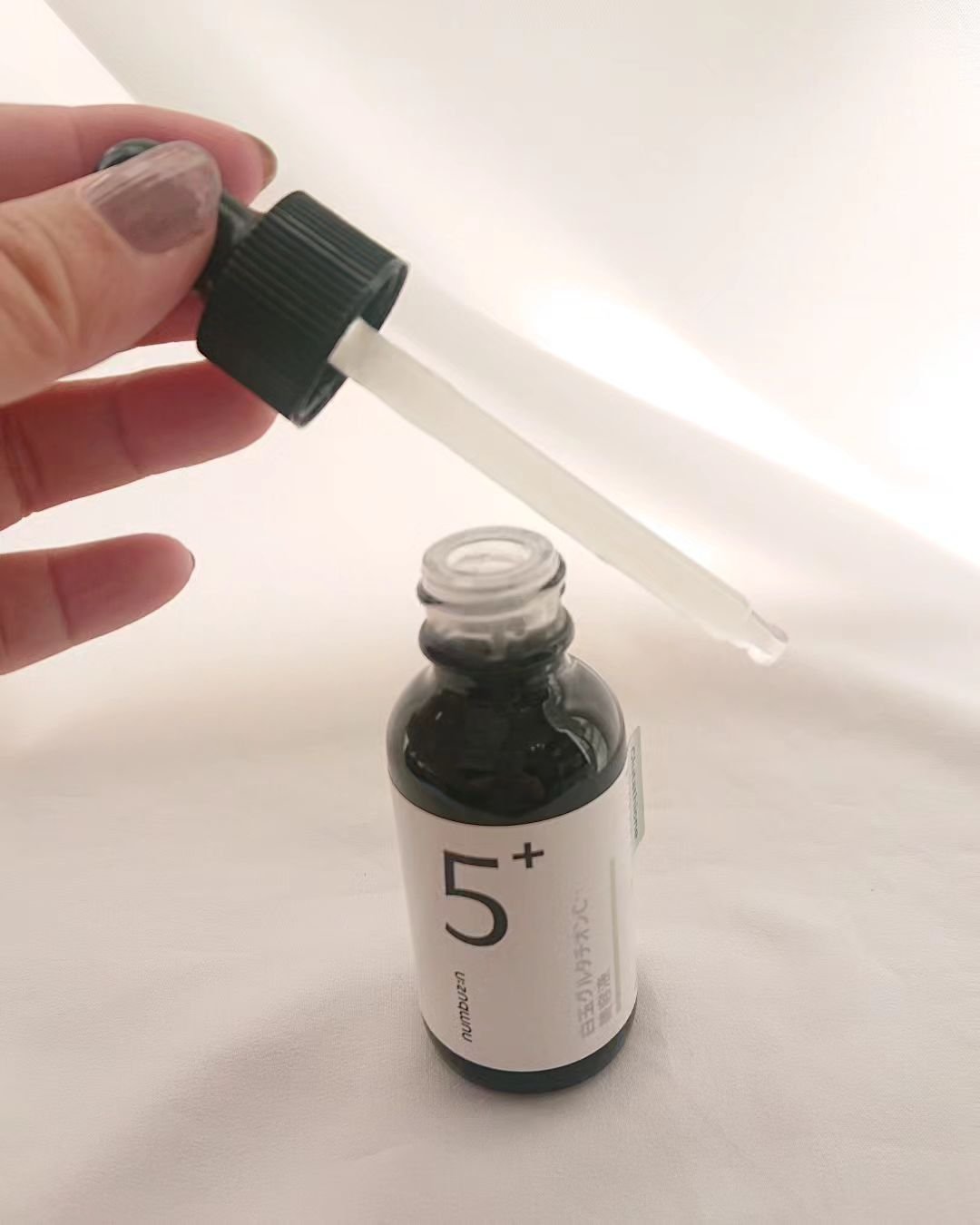 5番 白玉グルタチオンＣ美容液/numbuzin/美容液を使ったクチコミ（2枚目）