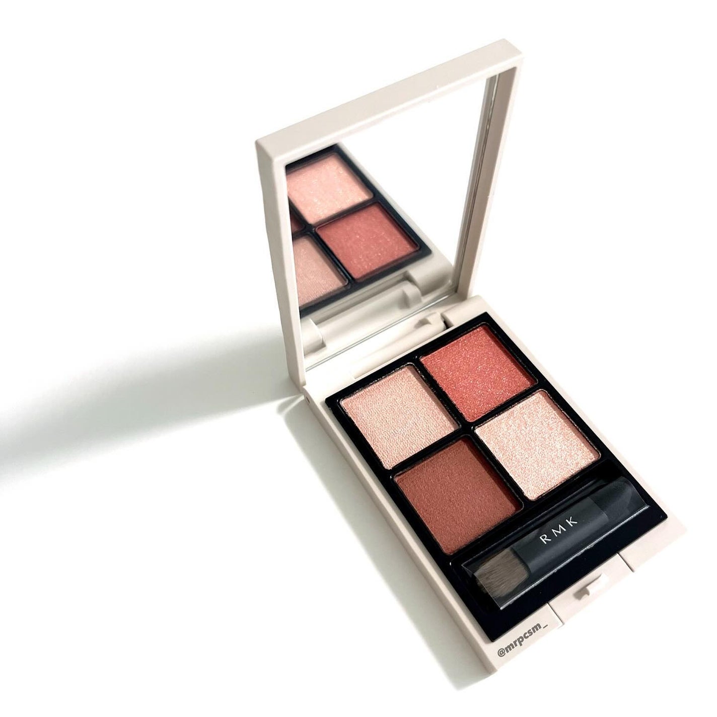 RMK シンクロマティック アイシャドウパレット/RMK/アイシャドウパレットを使ったクチコミ(2枚目)