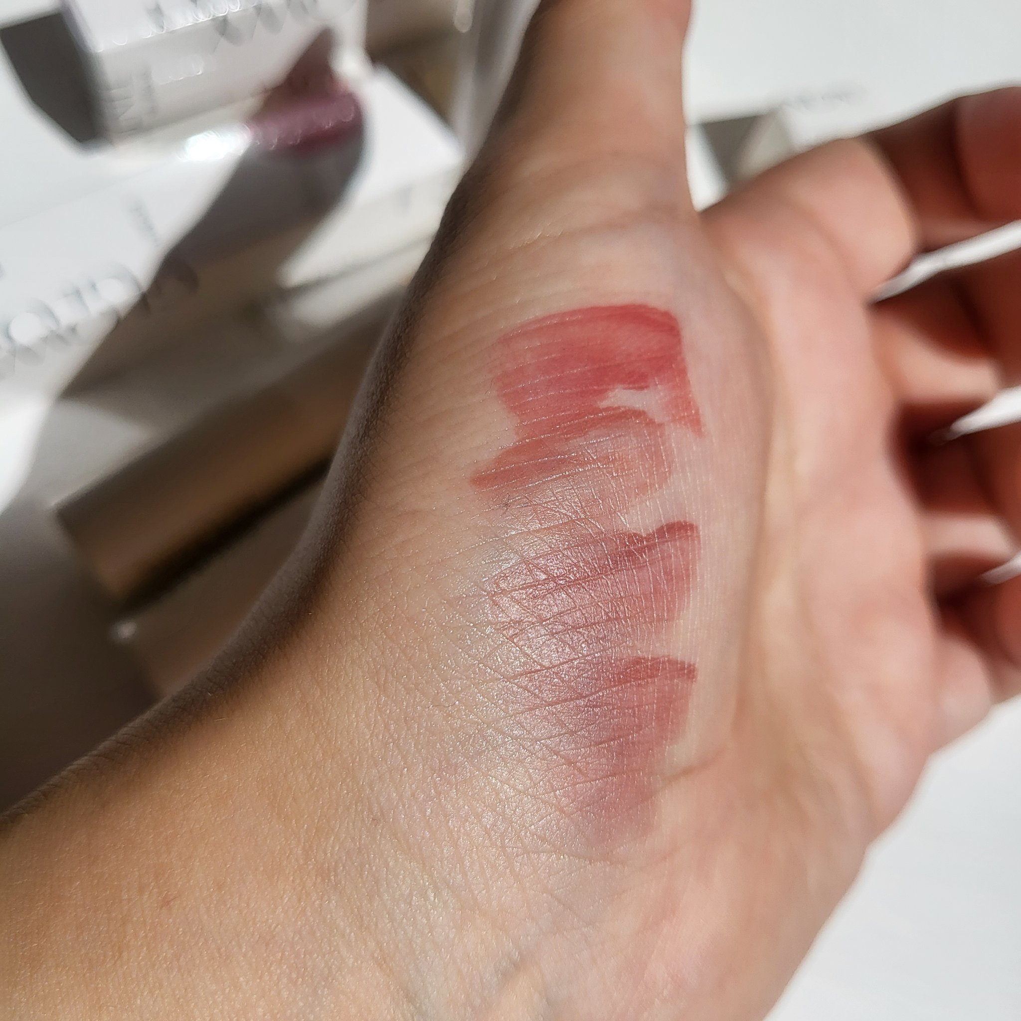 ノンセクショングローリーティント 110 ディムドリーム(DIM DREAM)/EQUMAL/リップティントを使ったクチコミ（3枚目）