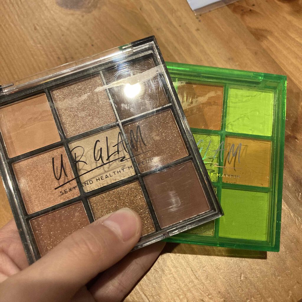 ®️。 on LIPS 「このアイシャドウは、百均で買いました!..」(1枚目)