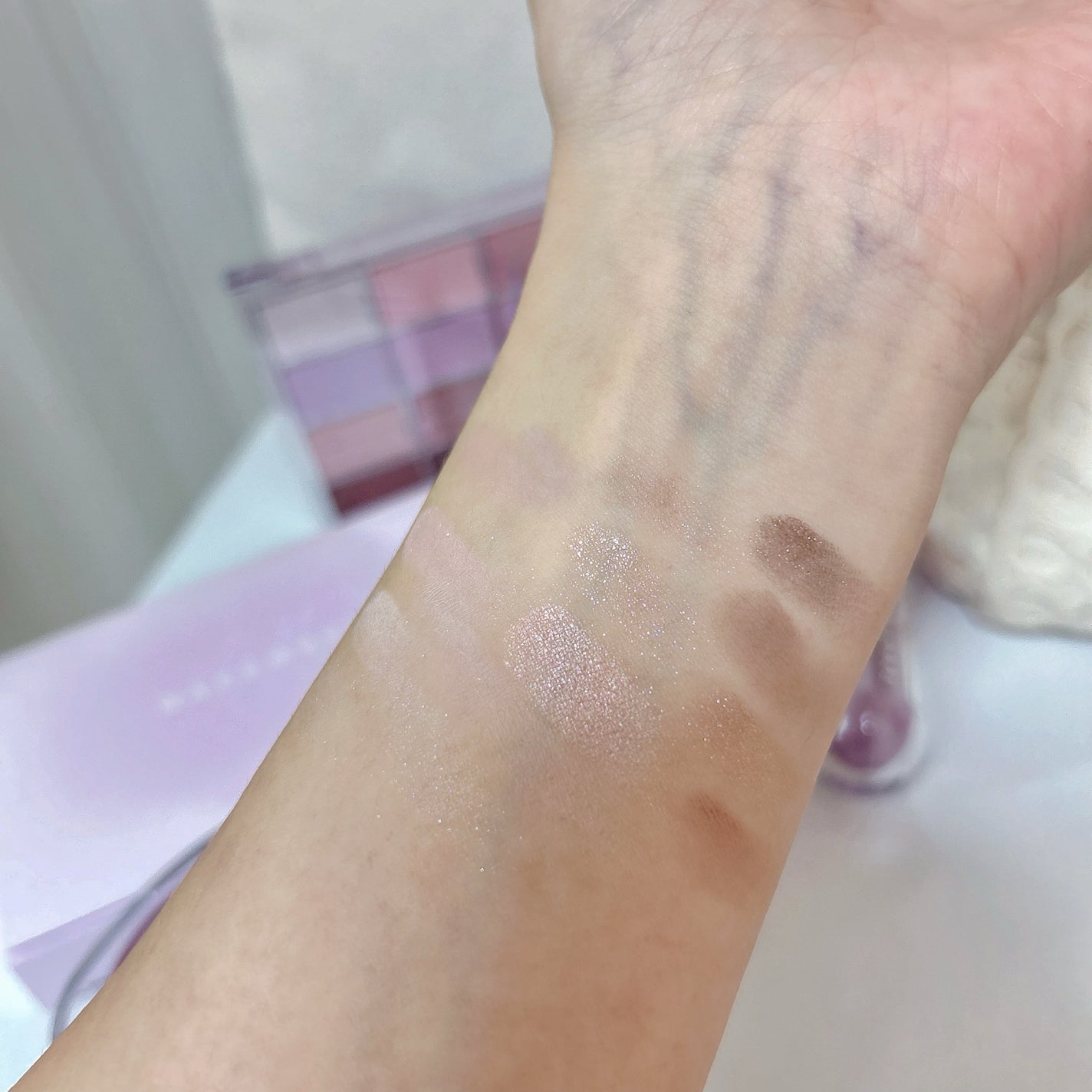 ソフトブラーリングアイパレット/wakemake/アイシャドウパレットを使ったクチコミ(2枚目)