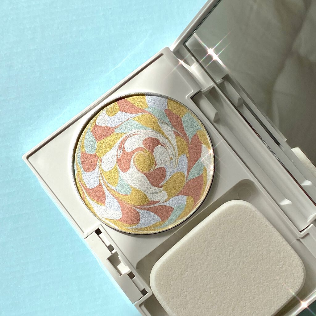 POLA ディエムクルール カラーブレンドファンデーション♪

旧タイプではプレイフルピンク、ウォームイエロー、プリムグリーン、ピュアブルーの4色。
新しくなったこちらは、クリスタルホワイトをプラス。
さらに素肌のような美しい仕上がりに♪
