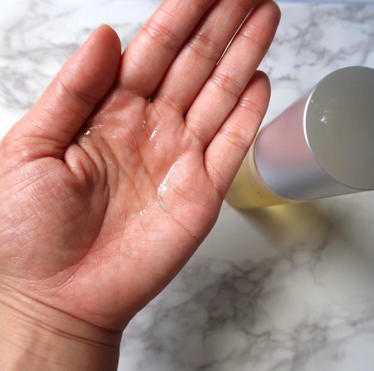 マルチスタイリングオイルライト/NiNE/ヘアオイルを使ったクチコミ(2枚目)