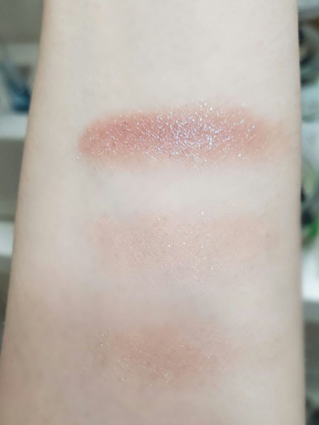 マルチグリッターカラー/ENBAN TOKYO/単色アイシャドウを使ったクチコミ(2枚目)