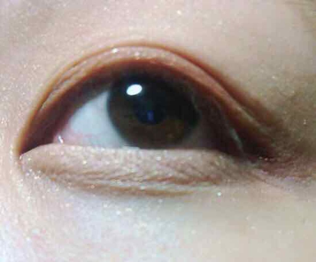 ダイソー×IT GIRL アイシャドウ 夢のダンス/DAISO/単色アイシャドウを使ったクチコミ（2枚目）