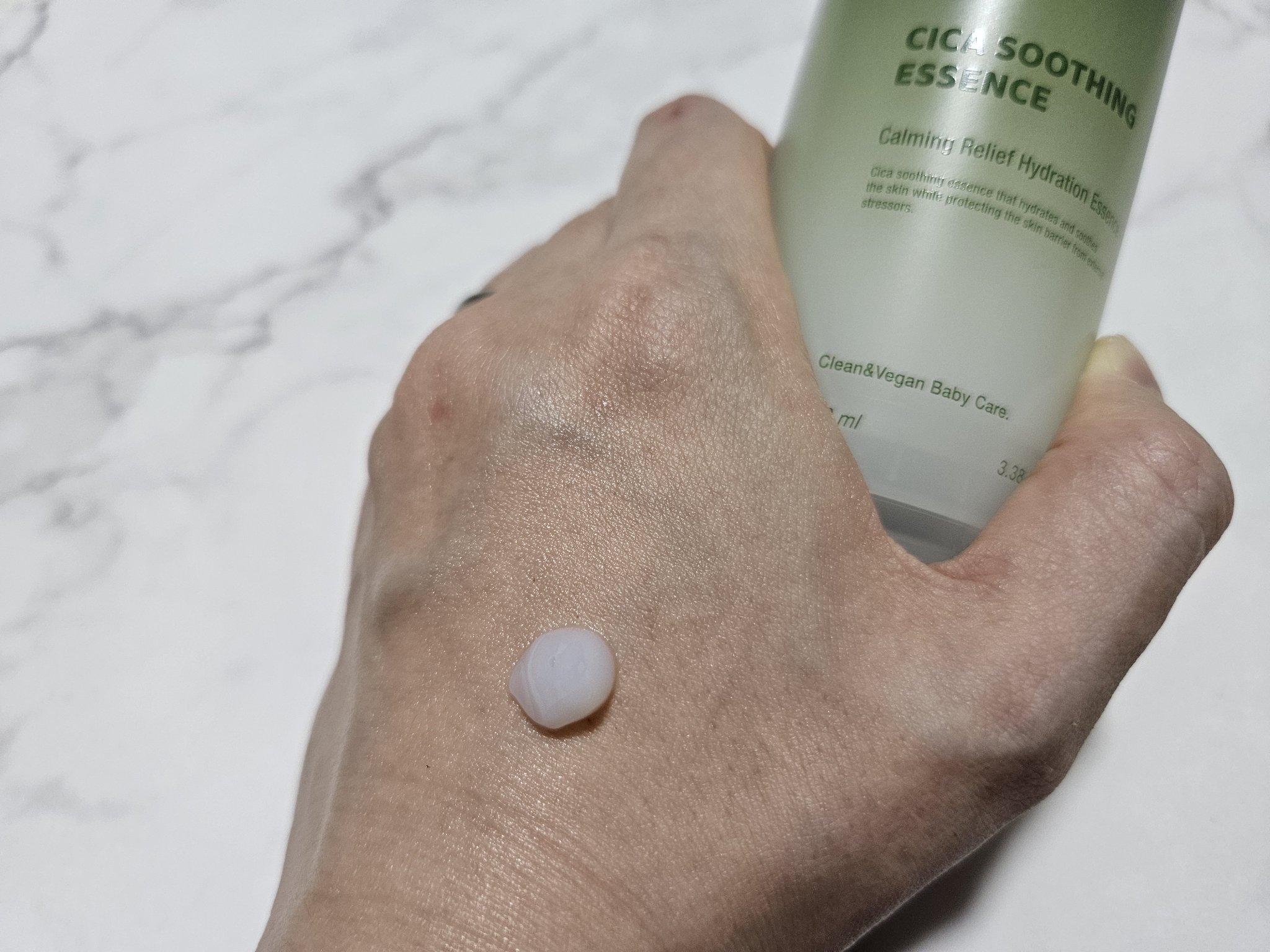 シカ スージングエッセンス/TAGA/フェイスクリームを使ったクチコミ（2枚目）