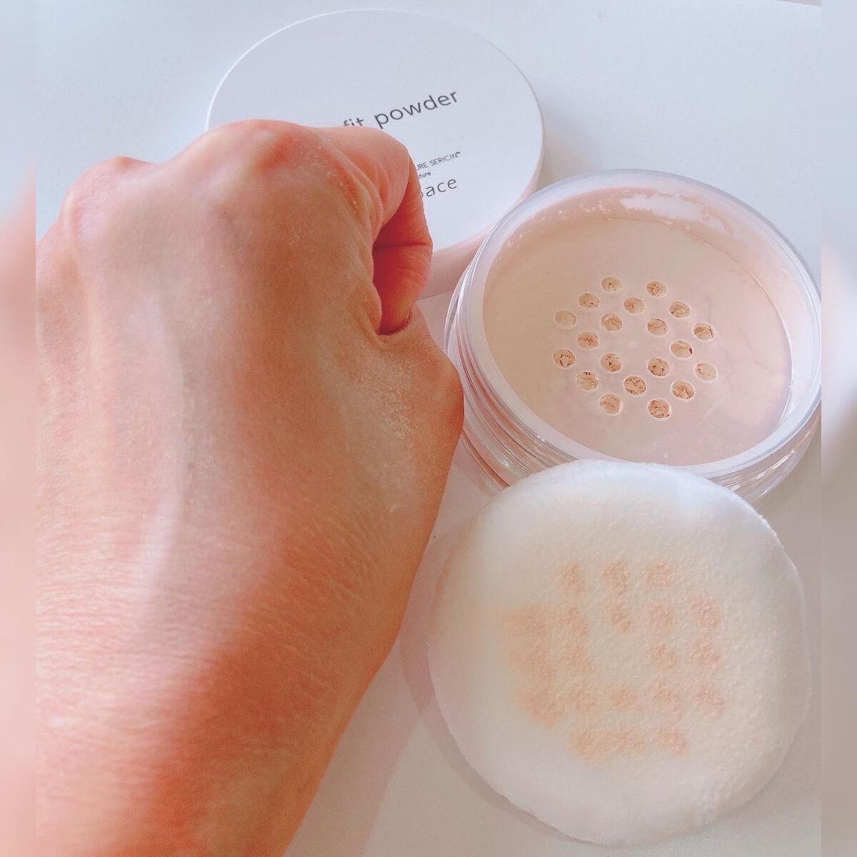 シルキーフィットパウダー /コモエース/ルースパウダーを使ったクチコミ(2枚目)