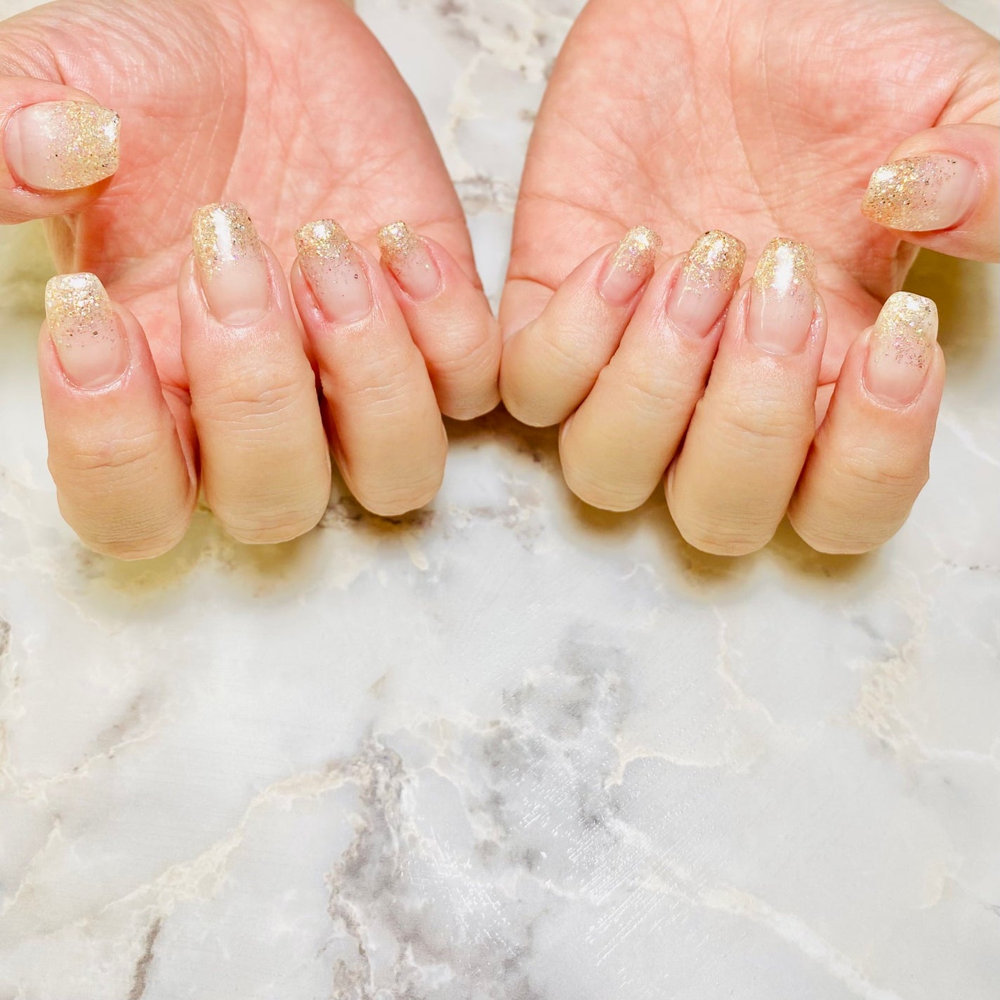 ビヨンセ奥二重向上委員長🥸LIPSパートナー🥳 on LIPS 「今月のお爪。ピンク×ゴールドのラメグラにしました🙆🩷年末年始も..」(2枚目)