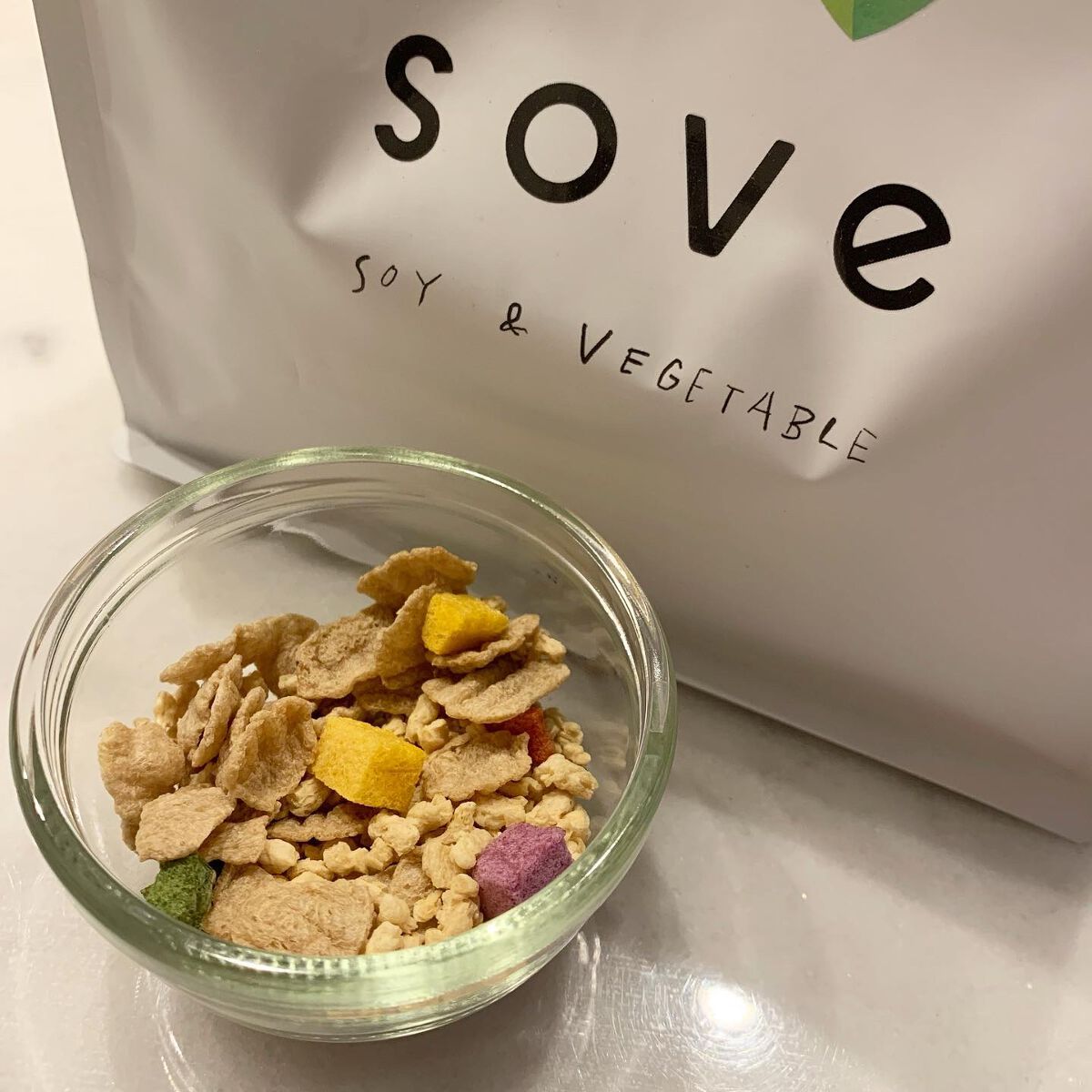 ズボラコスメヲタクちゃん on LIPS 「\SOVEシリアル/たんぱく質と食物繊維がたっぷり含まれている..」(2枚目)