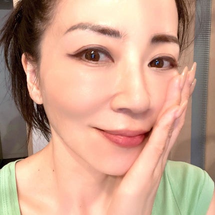 Shiho Arai on LIPS 「・・エリクシールブライトニングデーケアレボリューションWT+(..」(4枚目)