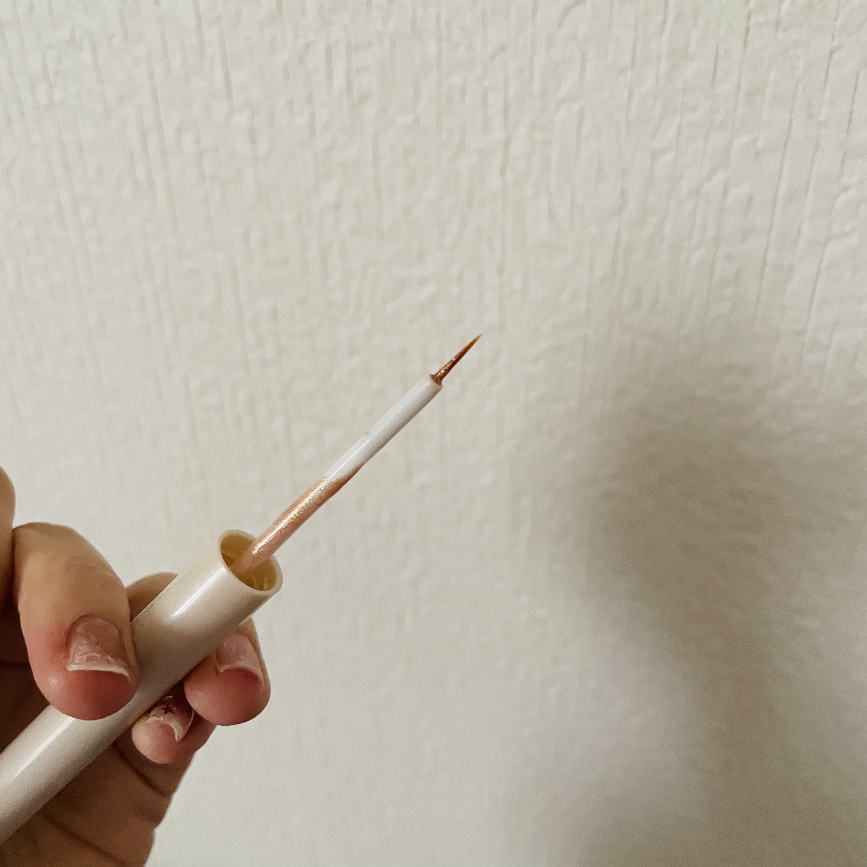 グロウリキッドライナー 20 ムーンベージュ/CEZANNE/リキッドアイライナーを使ったクチコミ（2枚目）