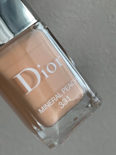 ディオール ヴェルニ 331 ミネラル ピーチ (スプリング コレクション2022数量限定色)（生産終了）/Dior/マニキュアを使ったクチコミ（3枚目）