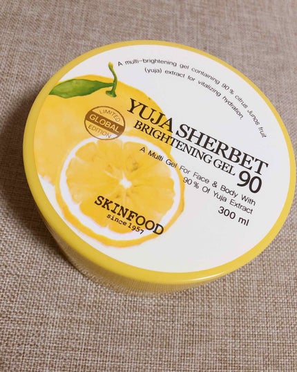 ゆず シャーベット ブライトニングジェル 90/SKINFOOD/ボディローションを使ったクチコミ(1枚目)
