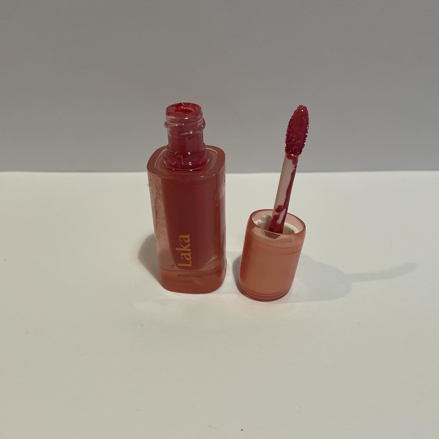 ジェリーイングヌードグロス 302 ぶどうリング/Laka/リップグロスを使ったクチコミ（2枚目）