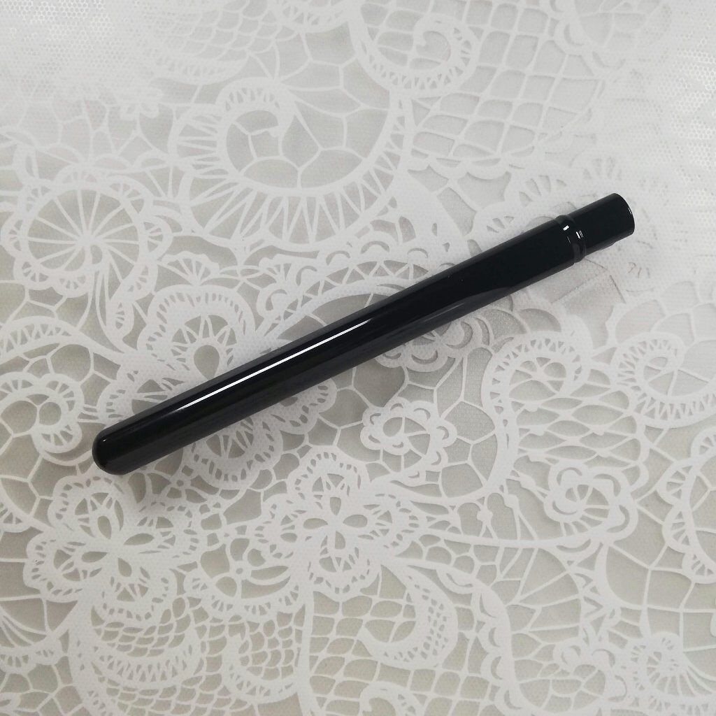 リップカラー ブラシ/ローラ メルシエ/メイクブラシを使ったクチコミ（2枚目）