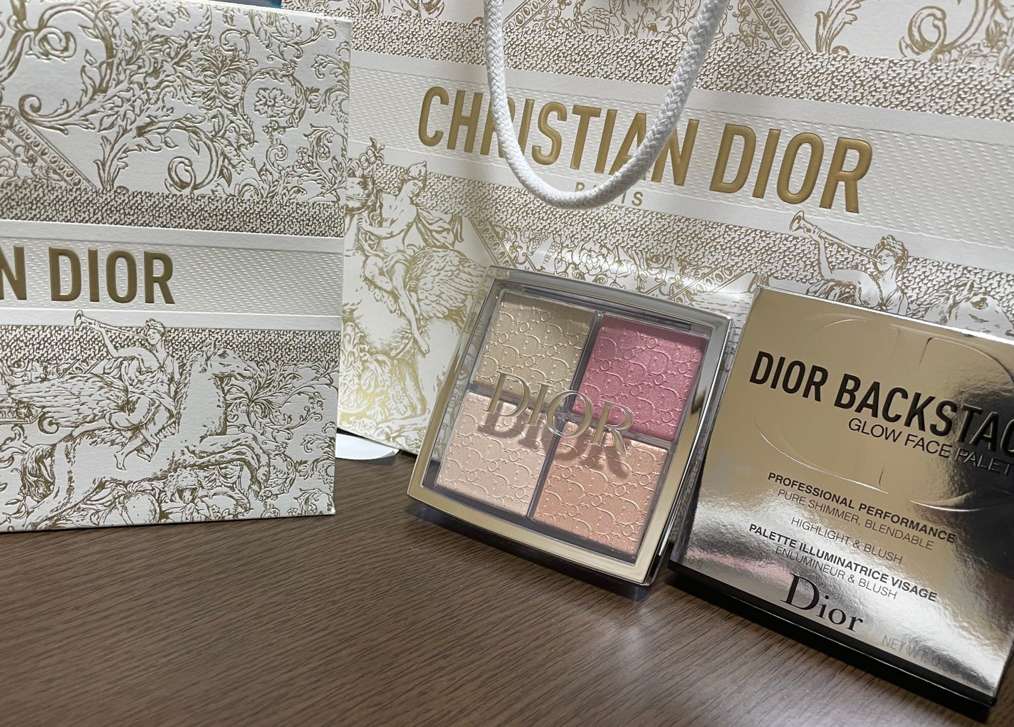 ディオール バックステージ フェイス グロウ パレット/Dior/ハイライトを使ったクチコミ(1枚目)