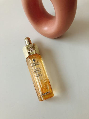 GUERLAIN
アベイユ ロイヤル ウォータリー オイル

口コミでも高評価の商品✨
ニキビにも効果があるとのことで購入。

結果、私の肌には合いませんでした😱😱
口周りにニキビが大量発生⚠️
お高か