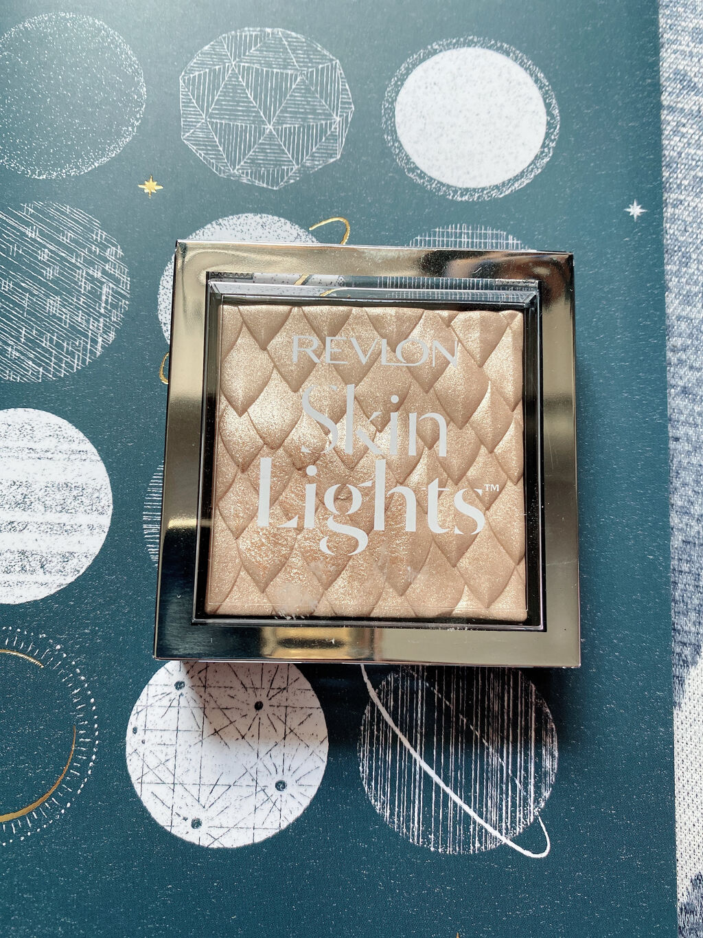 スキンライト プリズマティック ハイライター/REVLON/プレストパウダーを使ったクチコミ（3枚目）