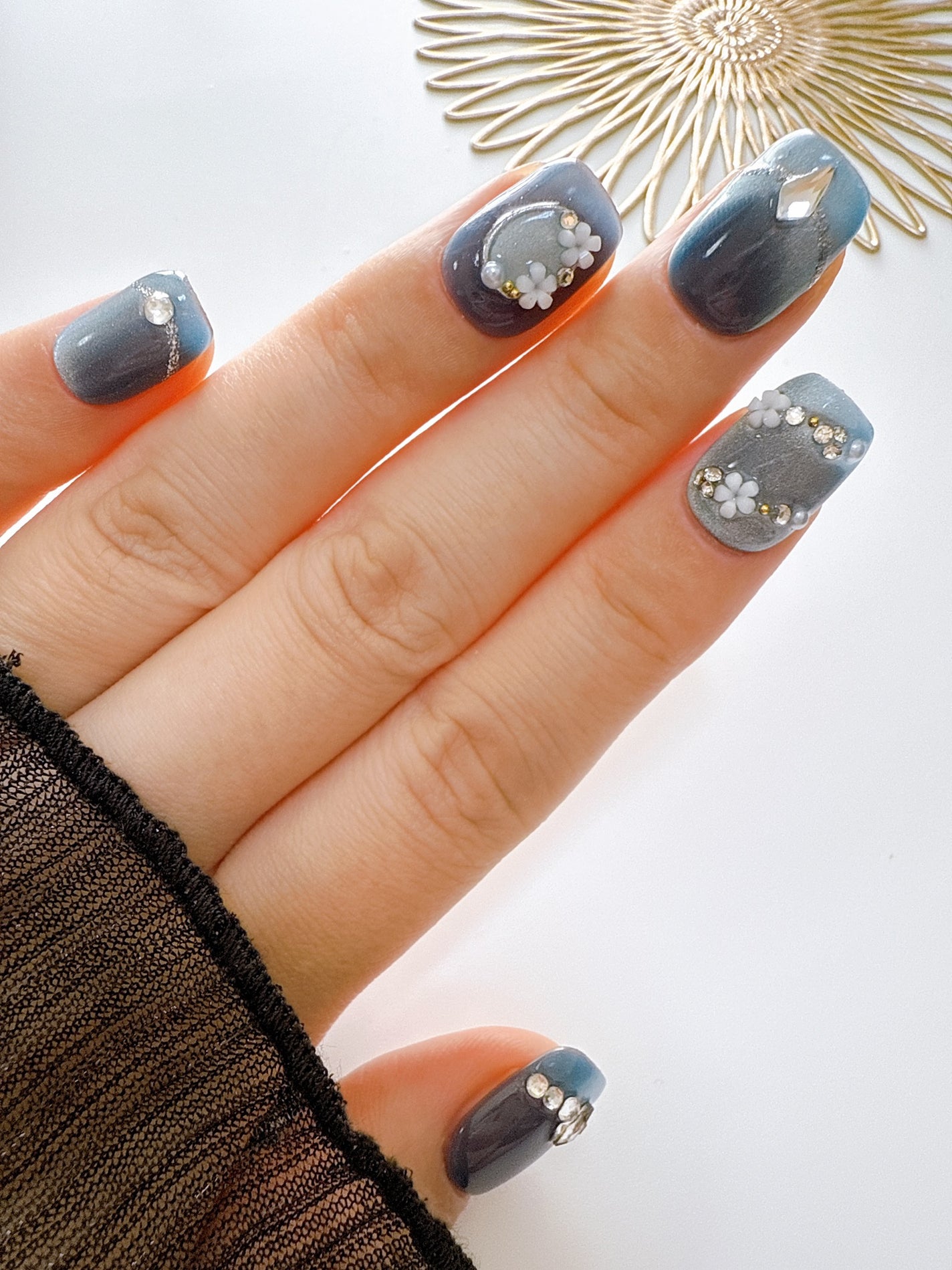 いもっぺ🍀フォロバ on LIPS 「デニムっぽくてカワイイ💖
短いネイルチップだから、お子さんが小..」(2枚目)