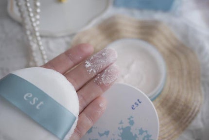 ラスティング クラリティ ルースパウダー/est/ルースパウダーを使ったクチコミ(2枚目)