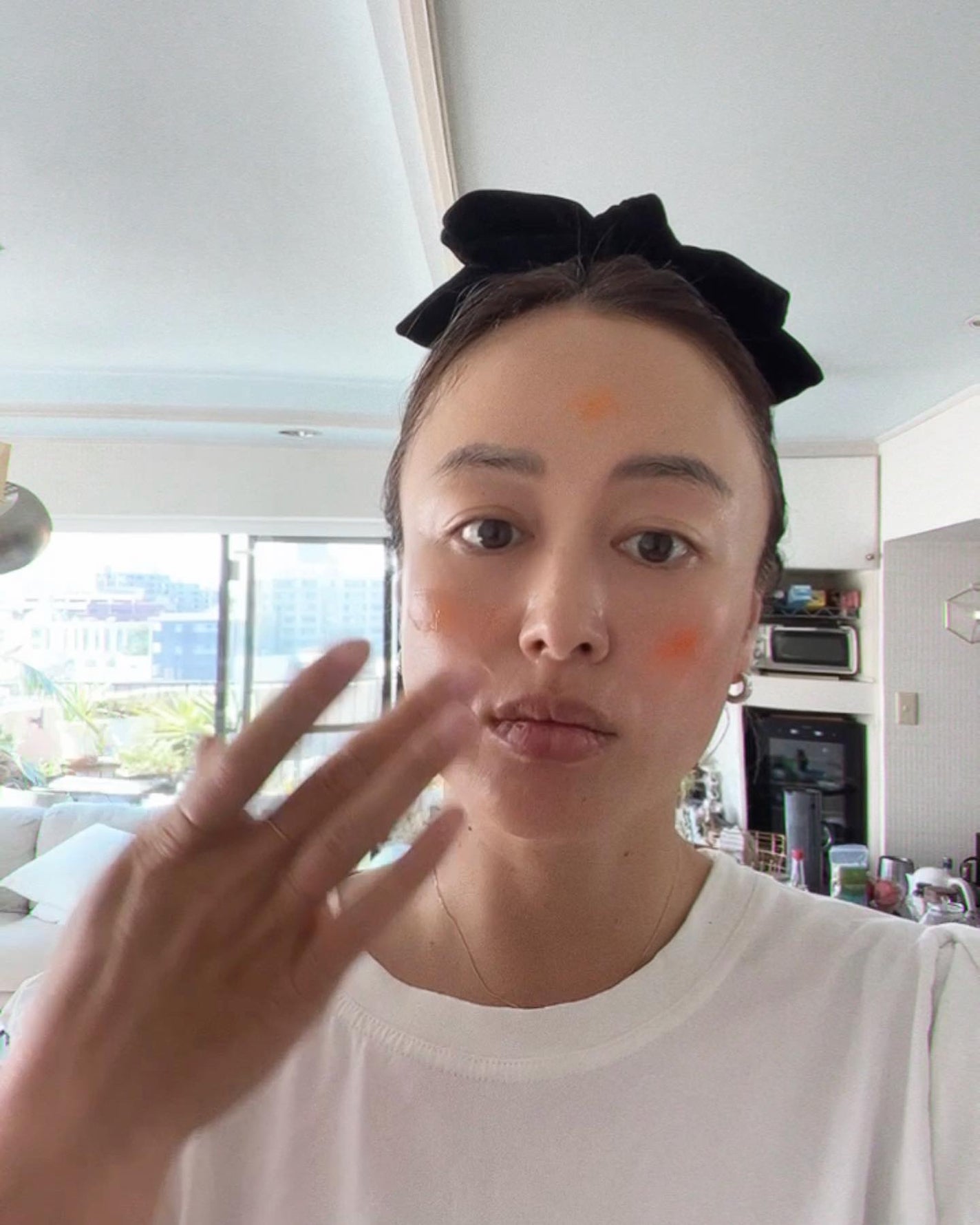 Miwa Kamise on LIPS 「⛱️すっかり常夏で焼きすぎた肌に♡😎ケアでおすすめはこちら💁..」(8枚目)