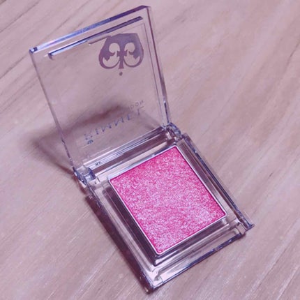 プリズム パウダーアイカラー/リンメル ロンドン/単色アイシャドウを使ったクチコミ(2枚目)