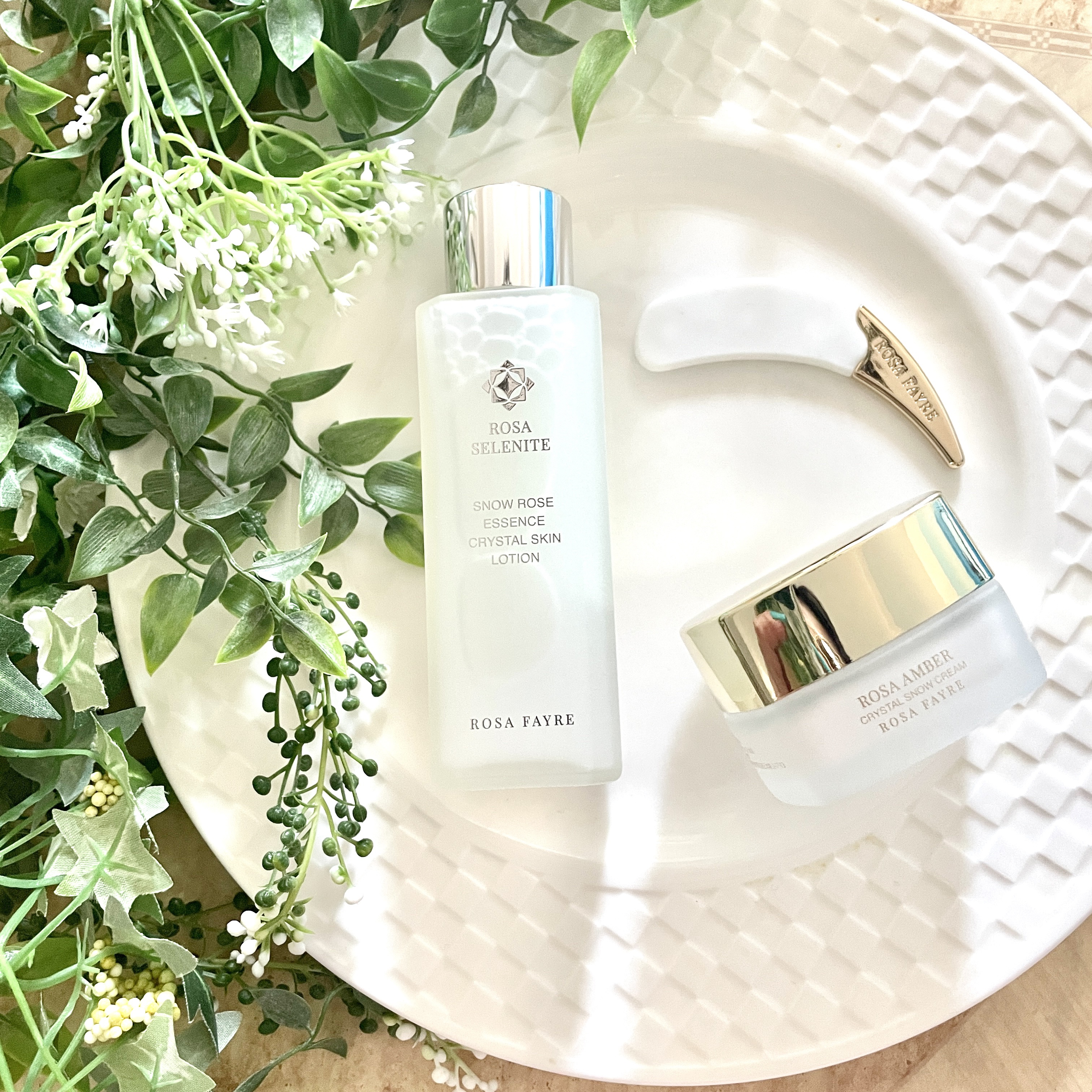 ロサ アンバー クリスタル スノー クリーム/ROSA FAYRE/フェイスクリームを使ったクチコミ（3枚目）