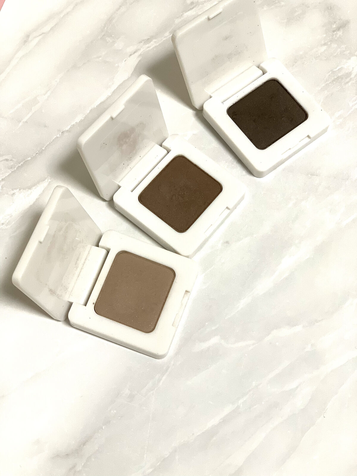 バックブロウパウダー/rms beauty/パウダーアイブロウを使ったクチコミ（3枚目）