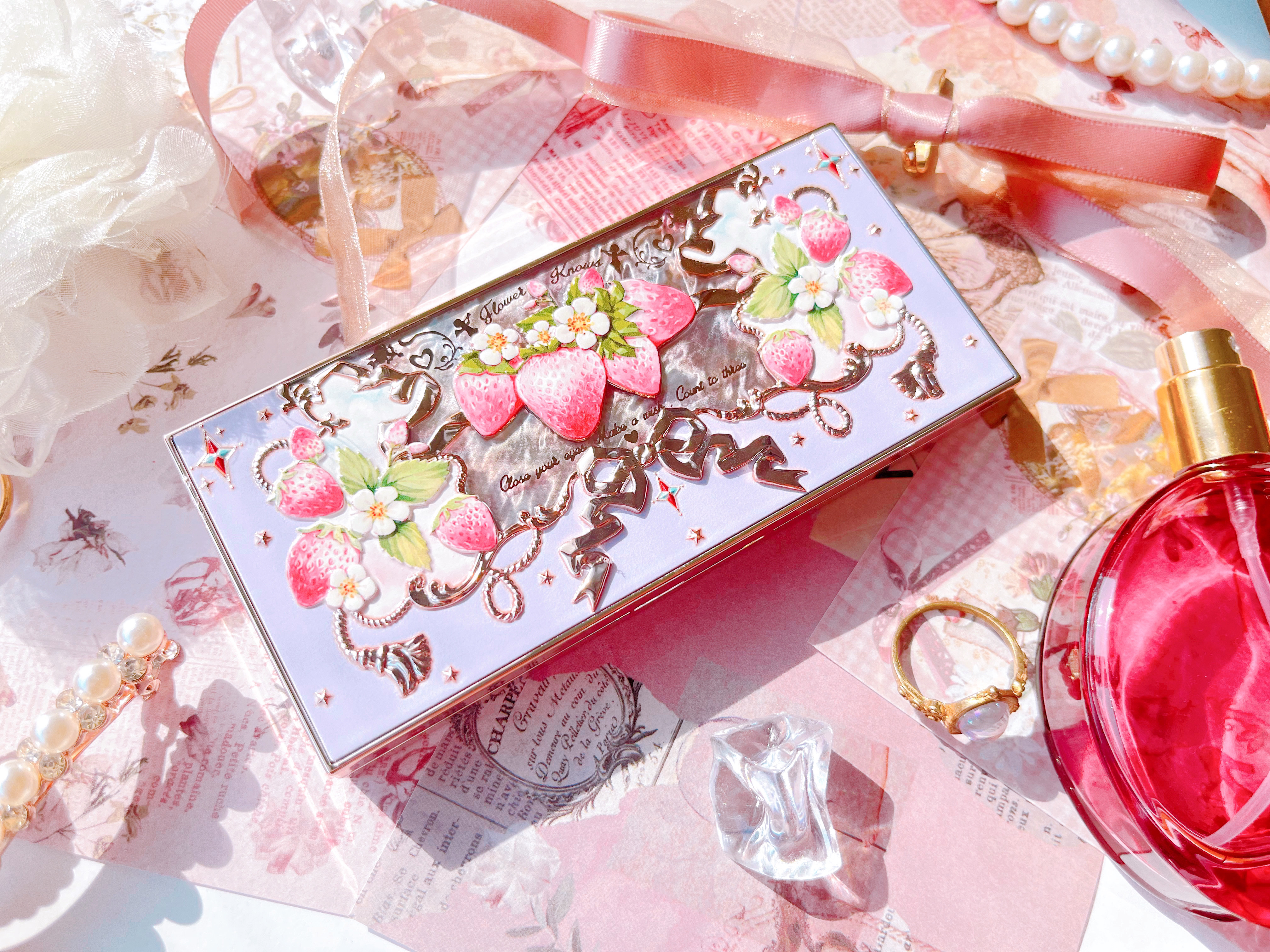 ストロベリーロココ アイシャドウパレット/FlowerKnows/アイシャドウパレットを使ったクチコミ（2枚目）