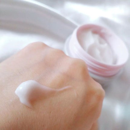 リンクル&ホワイト スキンパーフェクション ジェル/ミキモト コスメティックス/オールインワン化粧品を使ったクチコミ(5枚目)