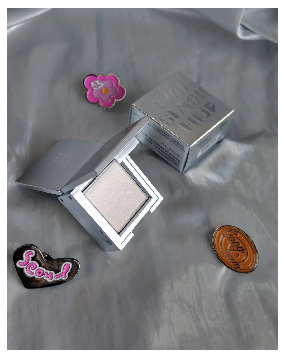 ストロビングフェイスキューブ/TWO SLASH FOUR/ハイライトを使ったクチコミ（1枚目）