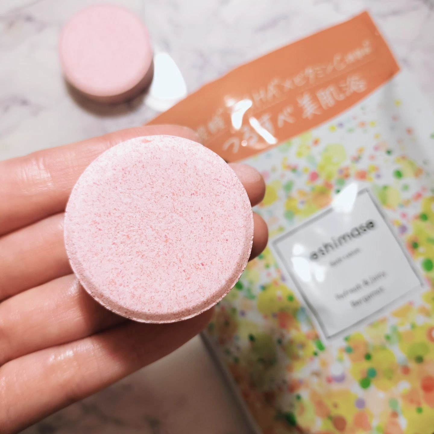 meshimase バスタブレット リフレッシュ＆ジューシーなベルガモットの香り/meshimase/炭酸系入浴剤を使ったクチコミ（3枚目）