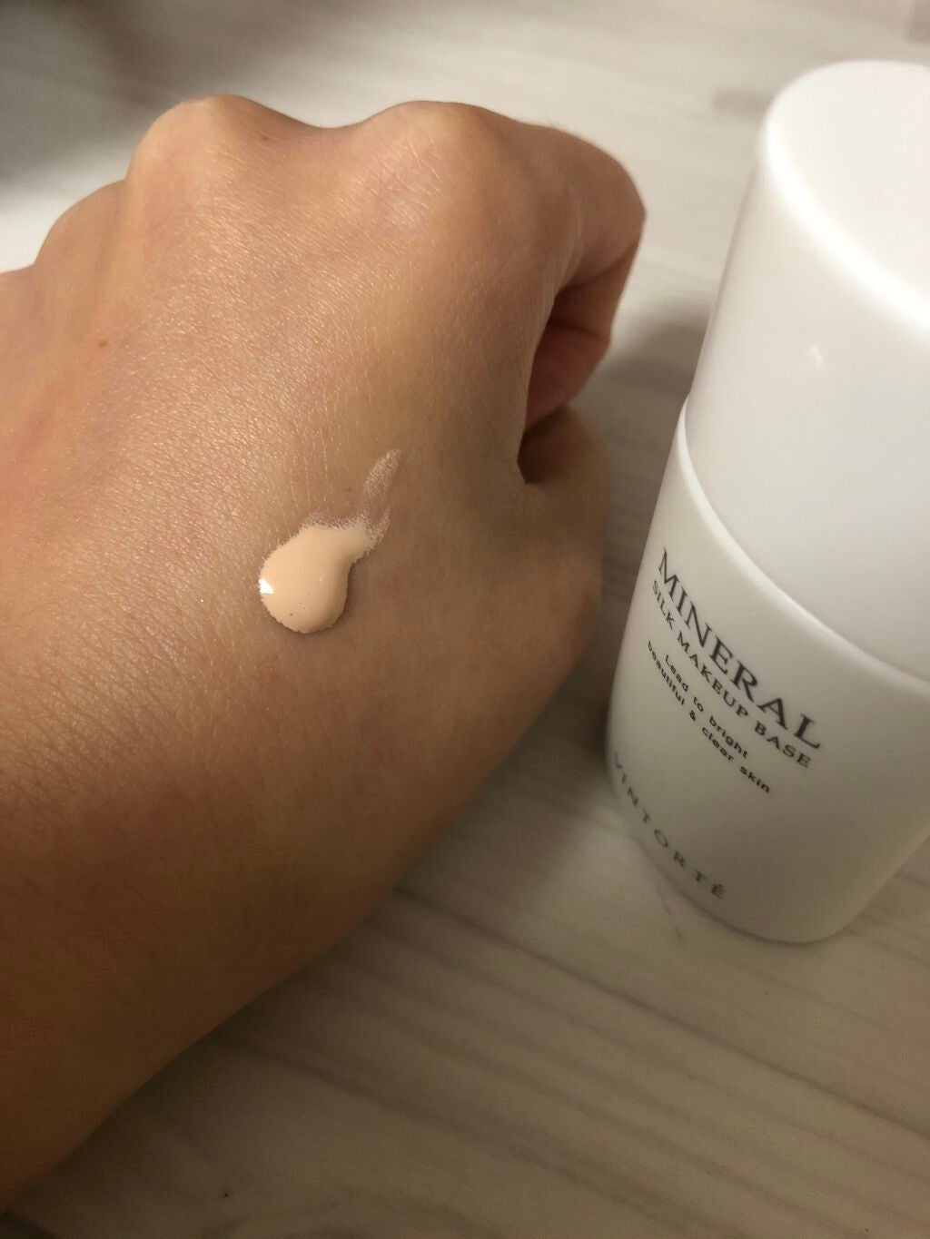 ミネラルシルクメイクアップベース/ヴァントルテ/化粧下地を使ったクチコミ(1枚目)