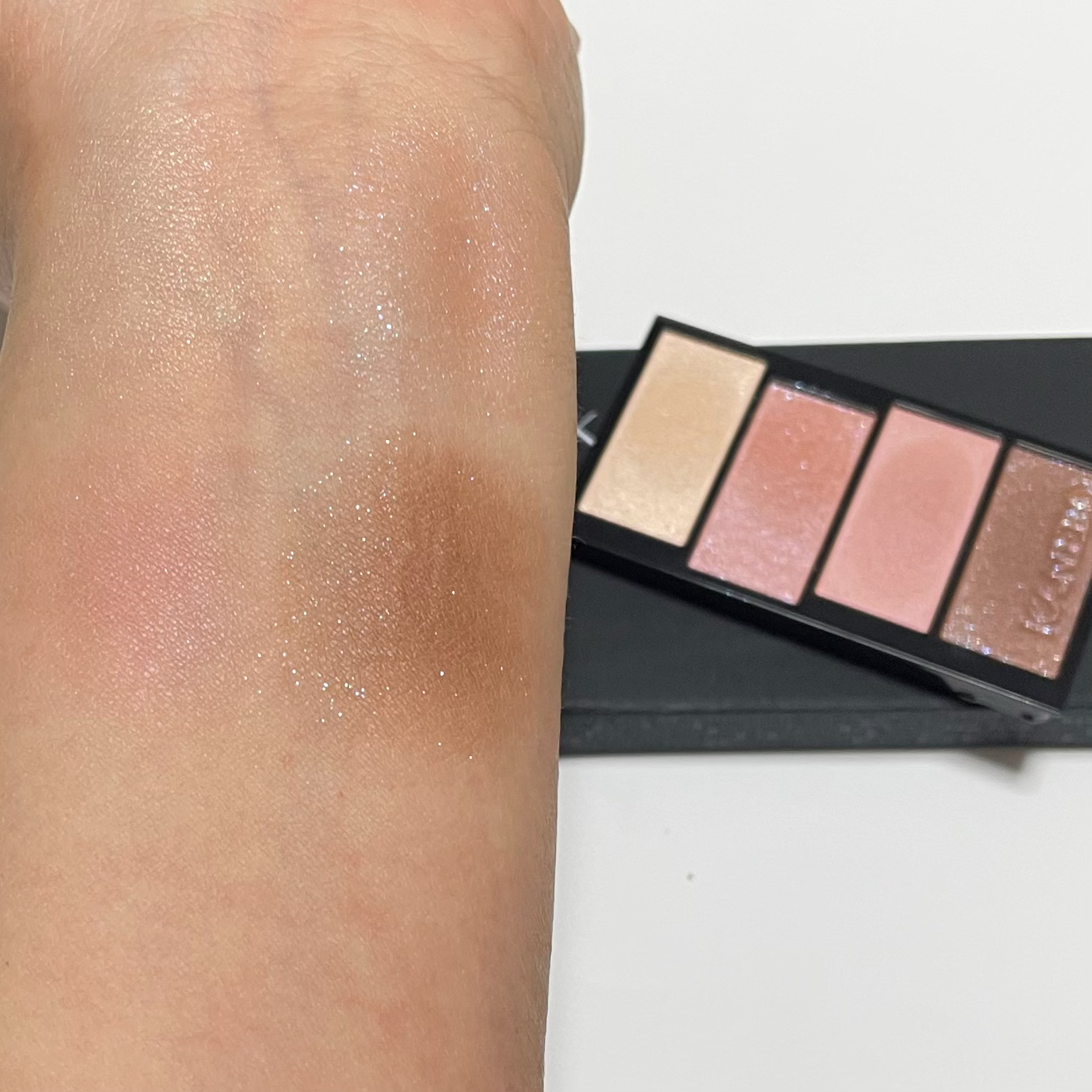 カラードシャドウ/KANEBO/アイシャドウパレットを使ったクチコミ（2枚目）