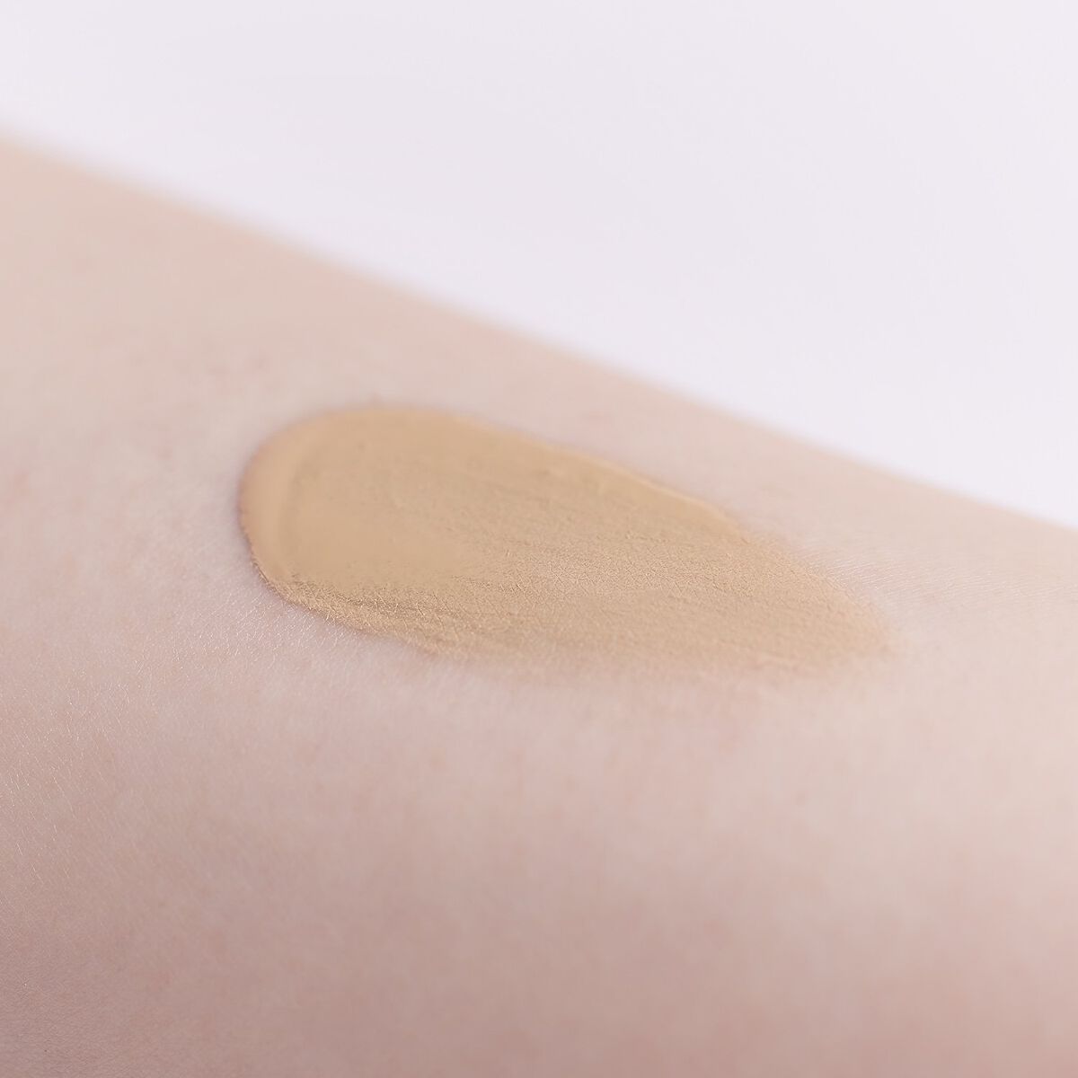 UV リキッド ファンデーション 33 オークル系