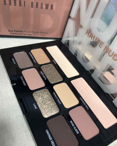 BOBBI BROWN ヌード オン ヌード アイ パレット オートヌード エディションのクチコミ「#ボビイブラウン 
#ヌードオンヌードアイパレット 
#オートヌードエディション

限定1種 .....」（1枚目）