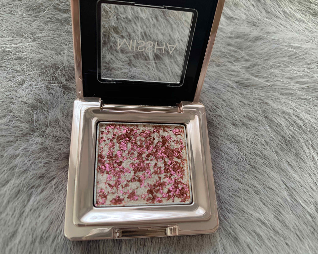 グリッタープリズム シャドウ/MISSHA/グリッターを使ったクチコミ（1枚目）