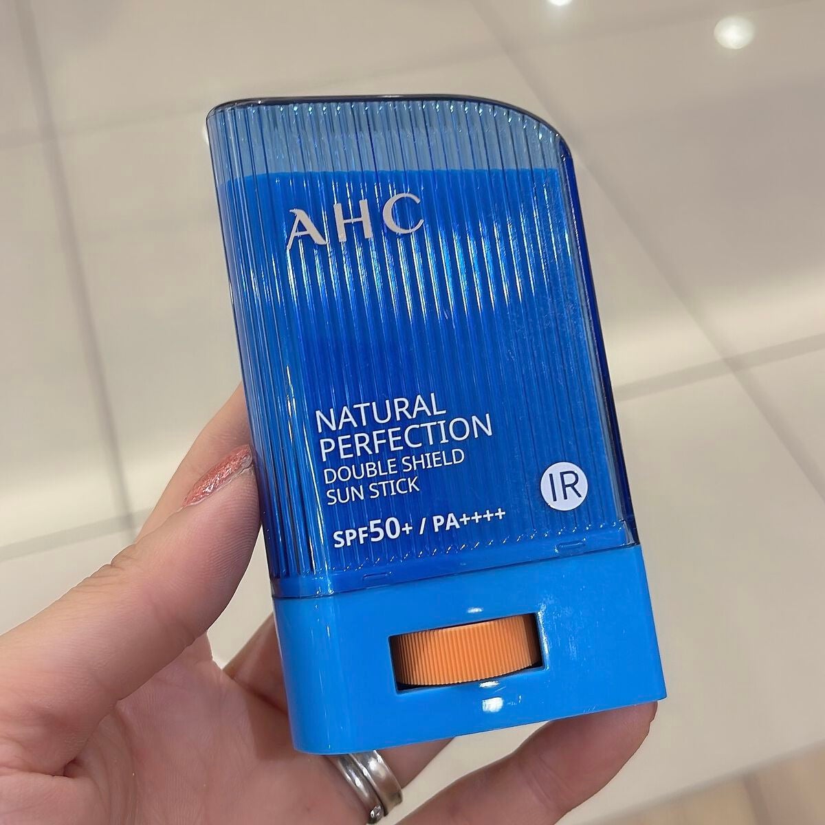 ナチュラル パーフェクション ダブル シールド サンスティック/AHC/日焼け止めスティックを使ったクチコミ(1枚目)