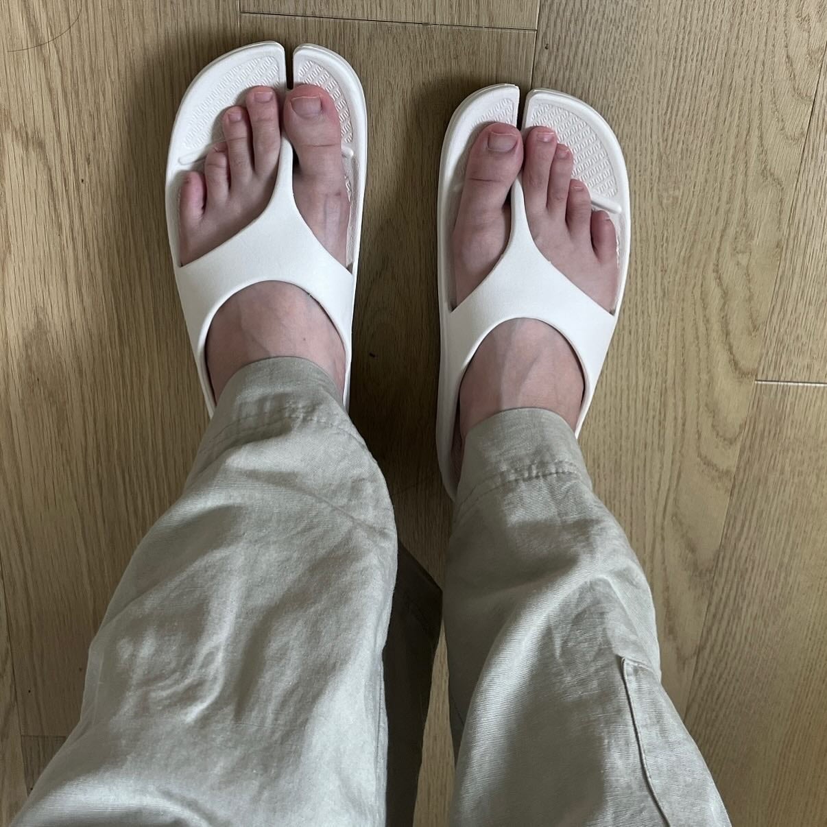 ひとりコスメ部 フォロバ100 on LIPS 「元バレーボール女子日本代表の栗原恵さんがプロデュースした履き心..」(2枚目)