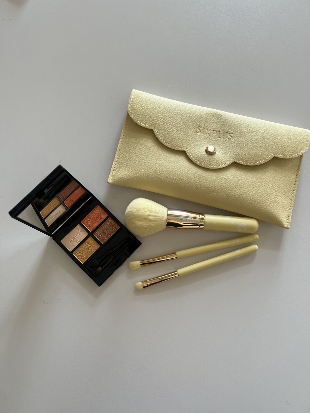 SIXPLUS 4色アイシャドウ/SIXPLUS/アイシャドウパレットを使ったクチコミ（2枚目）