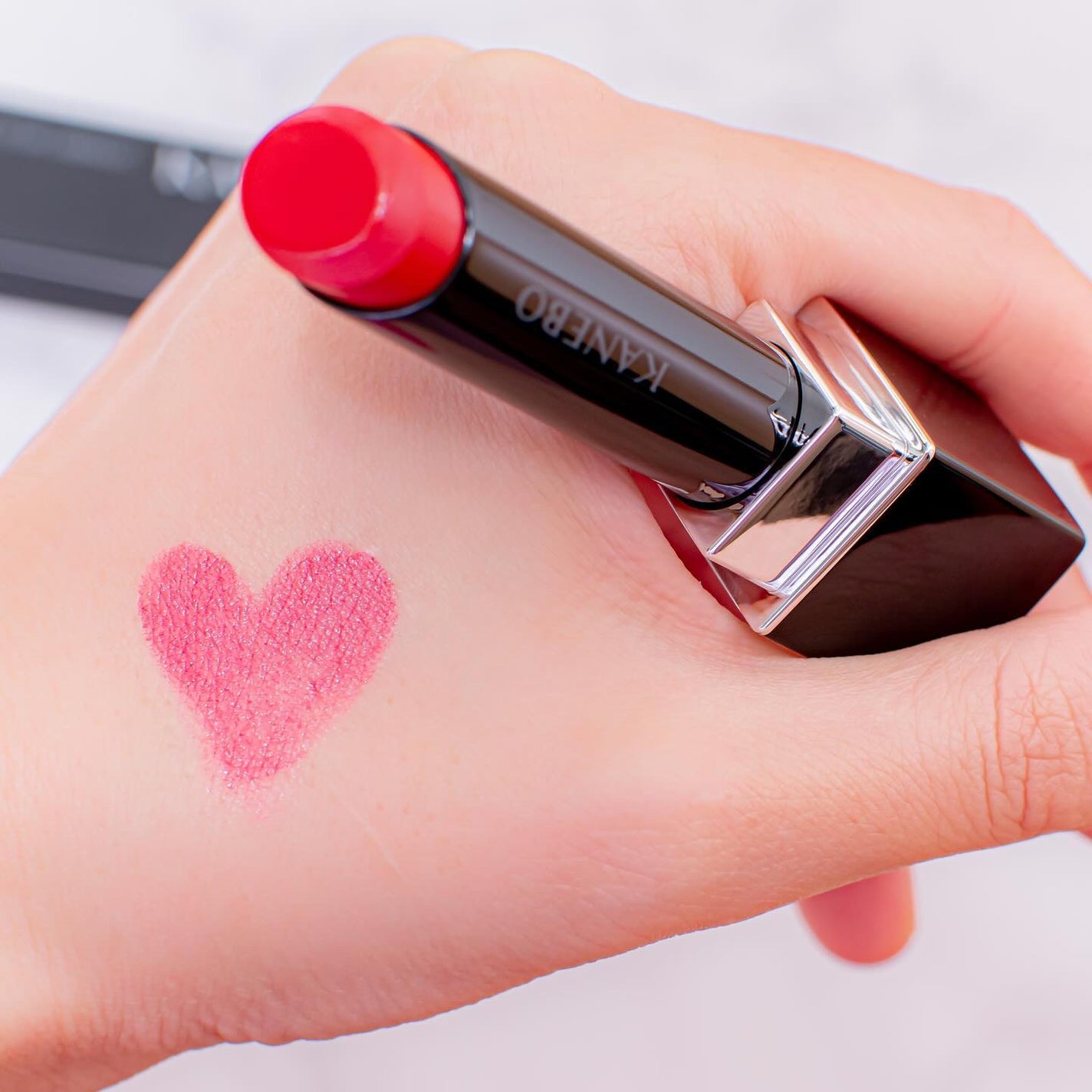 ルージュスターヴァイブラント/KANEBO/口紅を使ったクチコミ(2枚目)