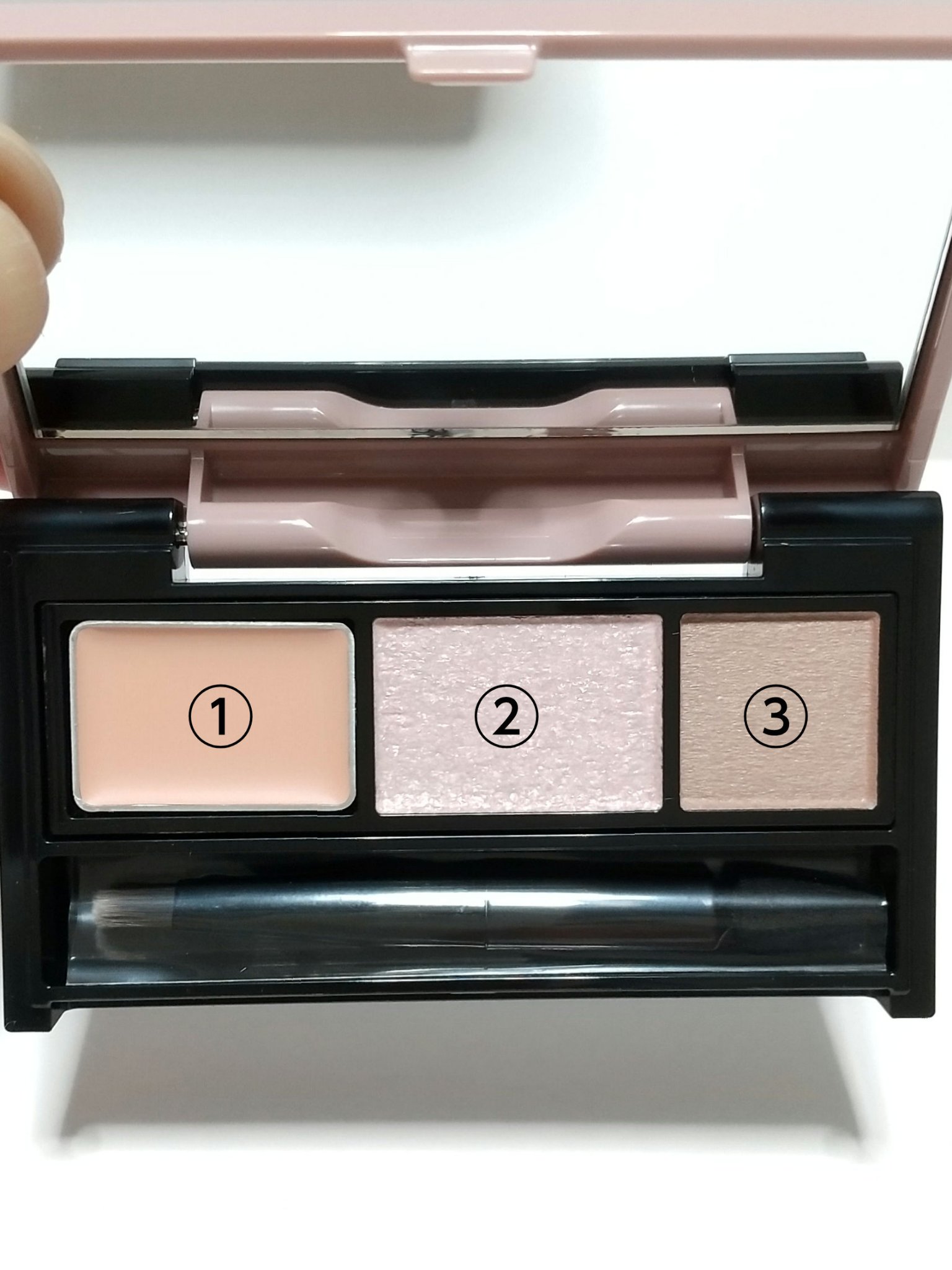 アンダーアイファインダー/KATE/パレットコンシーラーを使ったクチコミ（3枚目）