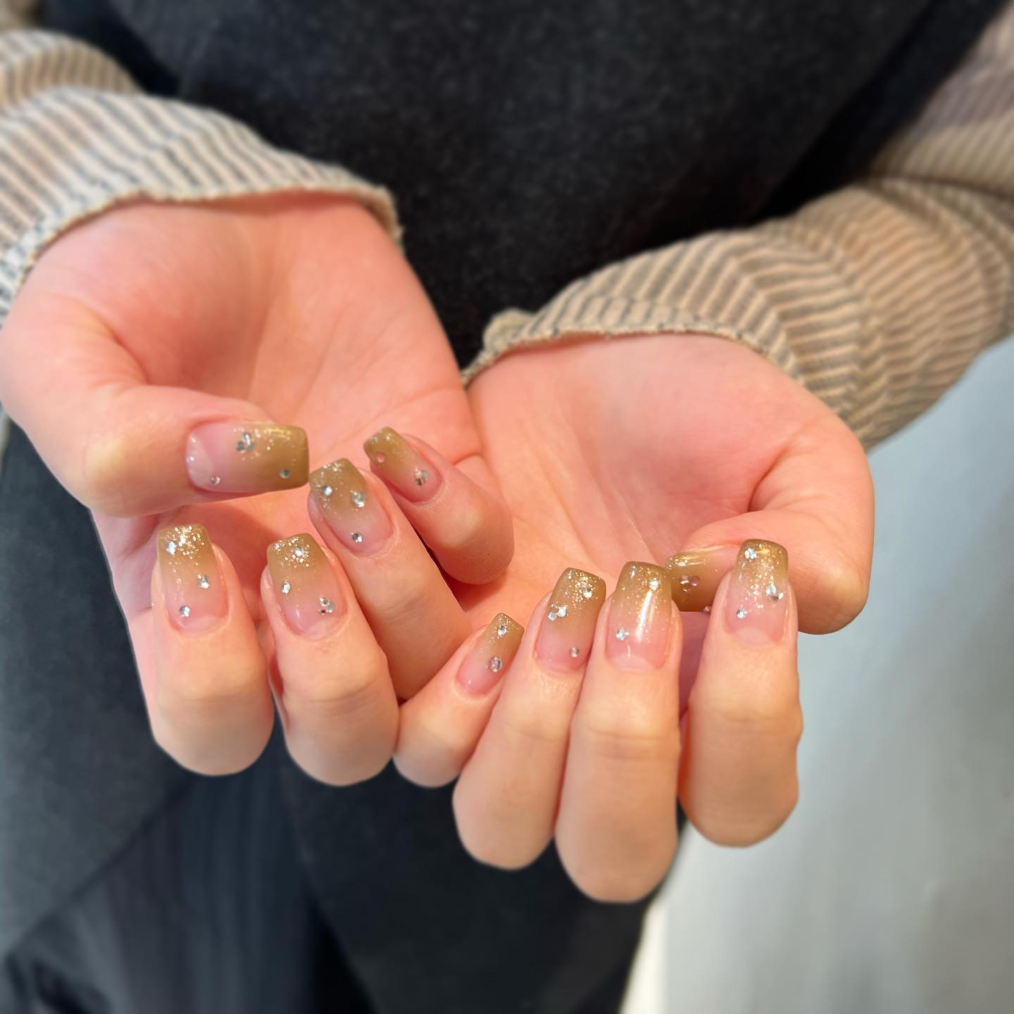 #ビジューネイルのネイルデザイン