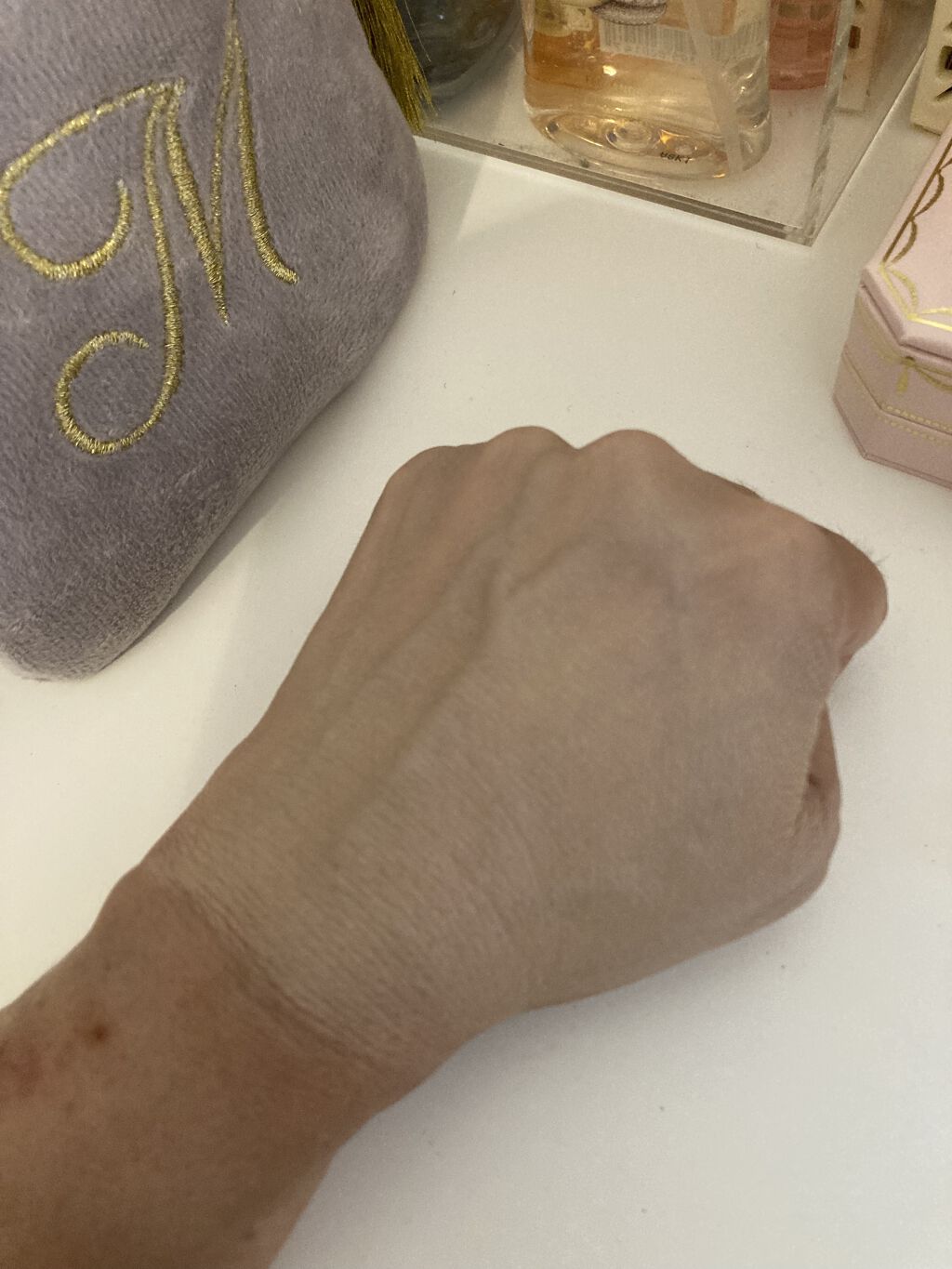 エッセンシャル スキン ヌーダー クッション Fair pink(本体+リフィル)/JUNG SAEM MOOL/クッションファンデーションを使ったクチコミ（3枚目）