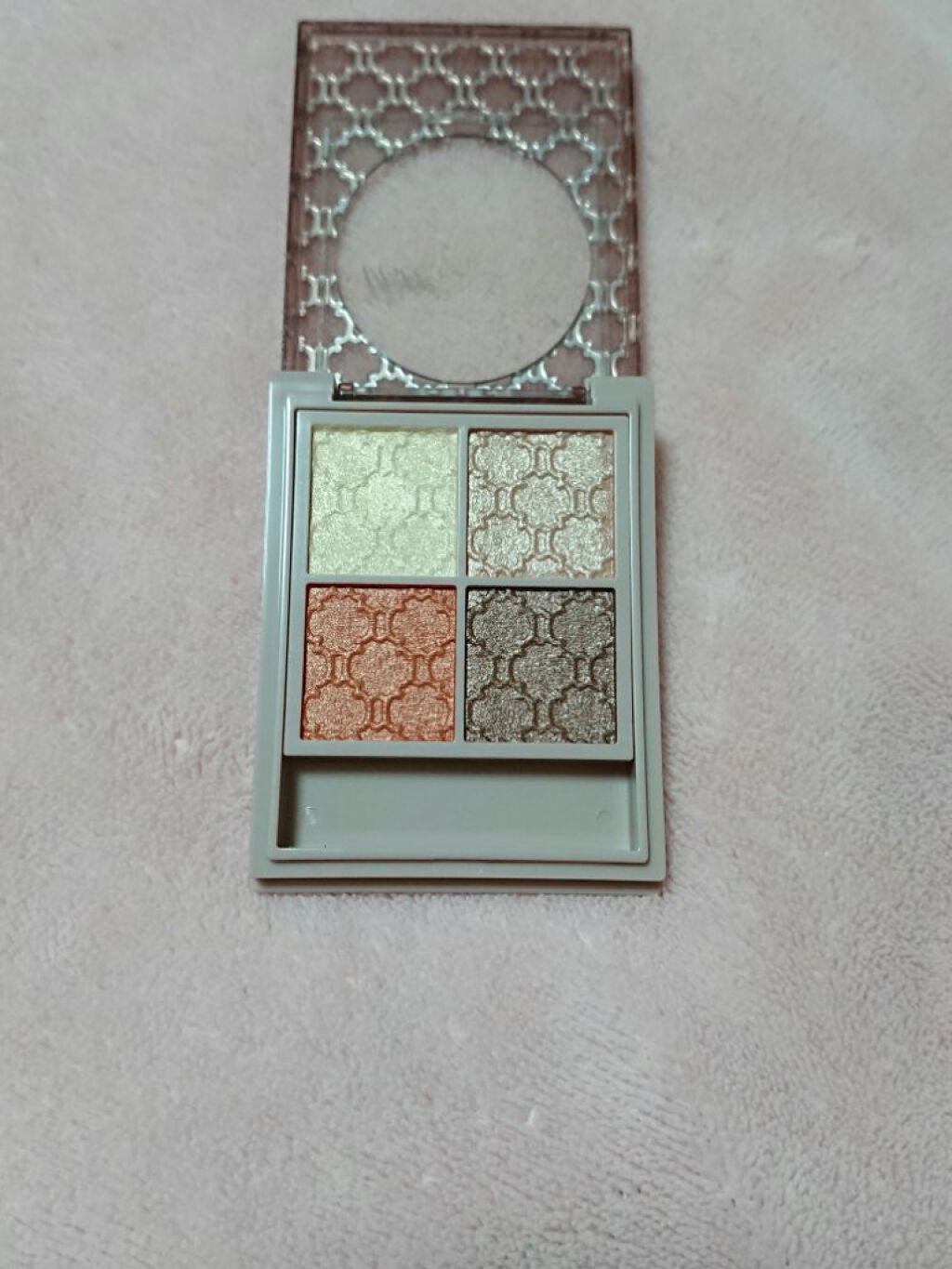 グロッシーリッチ アイズ N/Visée/アイシャドウパレットを使ったクチコミ（2枚目）