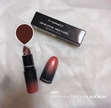 【リップ１つで旬なおしゃ顔に🤗❤️】
MAC
ラブミーリップスティック 424 DGAF

・商品説明
　ひとぬりで、ぷるんとラブリーな唇へ!
　M·A·Cリップスティックならではの、ビビッ　　
　ドで